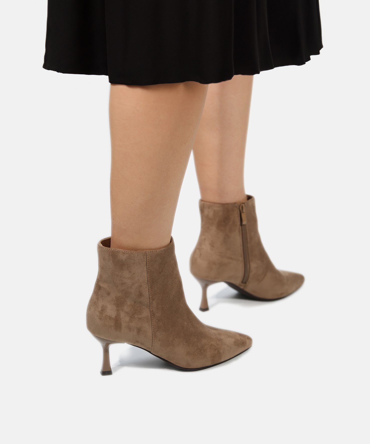 Botines tacón fino  image number null